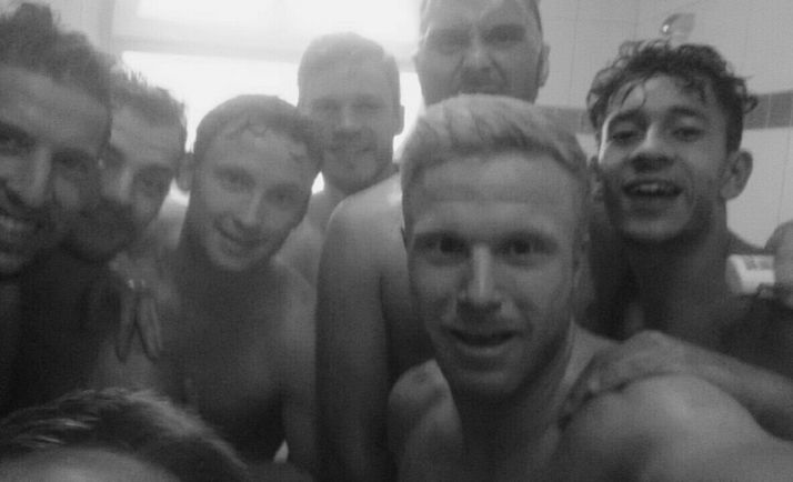 Gute Laune nach dem Spiel in der Kabine ;-))